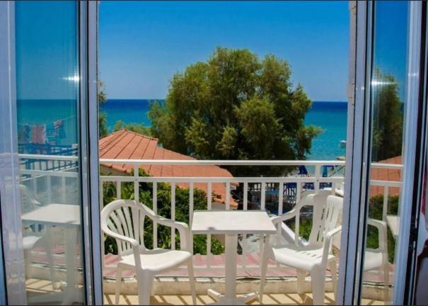 Hotel Katerina Питагорио Екстериор снимка